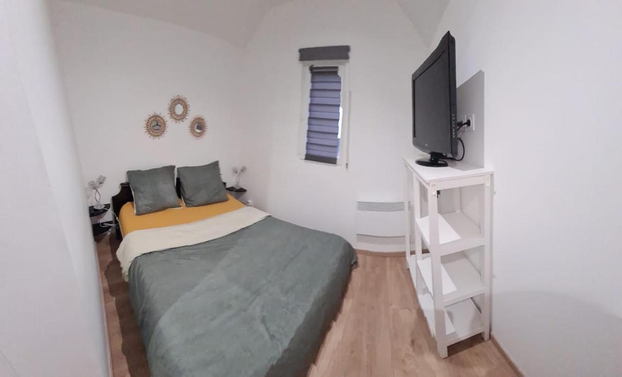 Petite Maison Cosy Dans Un Jardin. Ermont Εξωτερικό φωτογραφία
